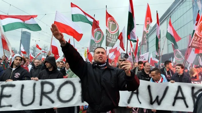 HUNGARY : OLD FASCISM, NEW BOTTLE